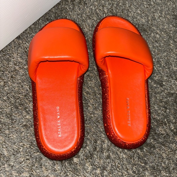 Azalea Wang Slides - Picture 2 of 6
